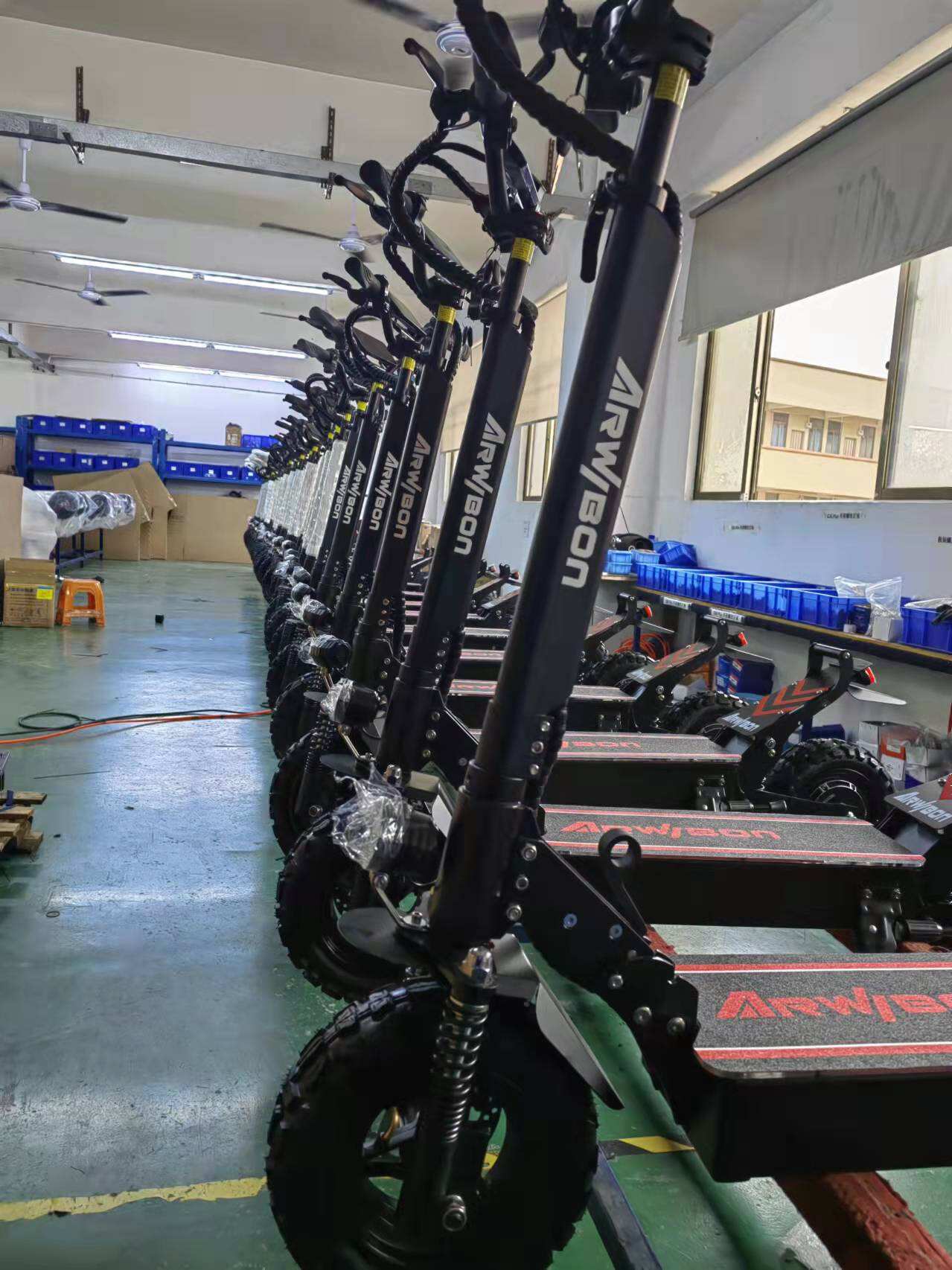 Patinete eléctrico rápido y potente de 48 V y 2500 W para adultos, 60 km/h, largo alcance, almacén en la UE, Reino Unido y EE. UU. con certificación CE, FCC, OEM y ODM, proveedor de envío directo