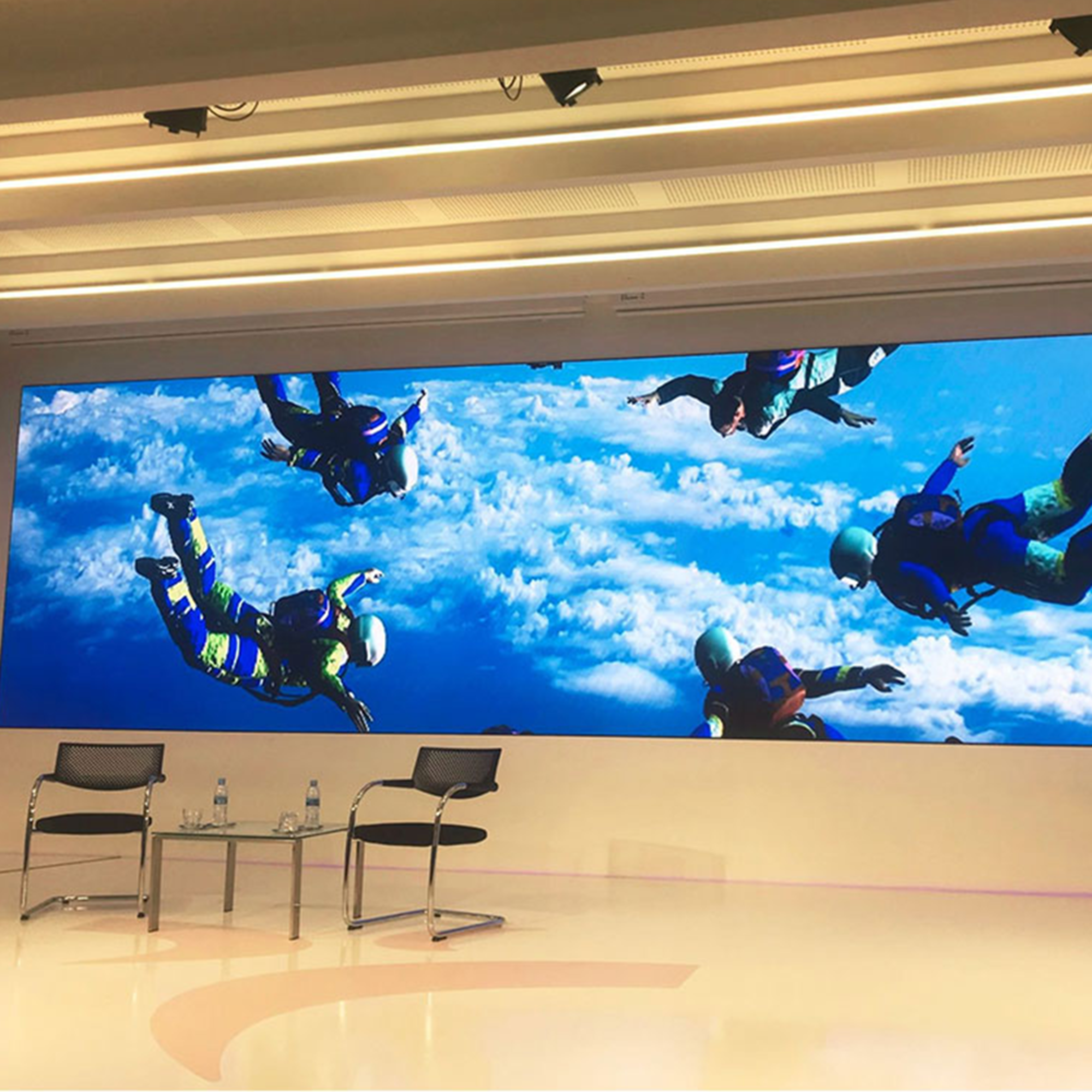 Video Wall Screen Indoor LED 4K Display All In One Package Canbest U-COB