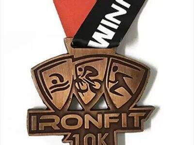 Medalii personalizate pentru evenimente de mare amploare: sfaturi privind planificarea și comandarea