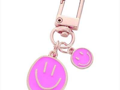 Cum să potriviți designurile personalizate de brățări pentru chei cu identitatea brandului