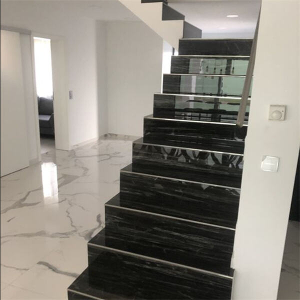 Marches d'Escalier Crème pour une Touche de Sophistication