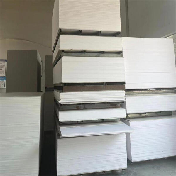 Penggunaan Lembaran Plastik PVC