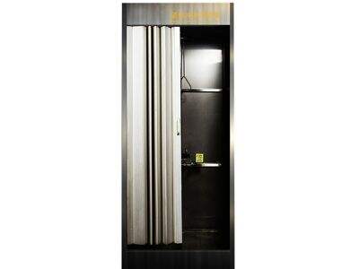 Waarnaar moet worden gekeken tijdens een inspectie van een oogspoelstation?