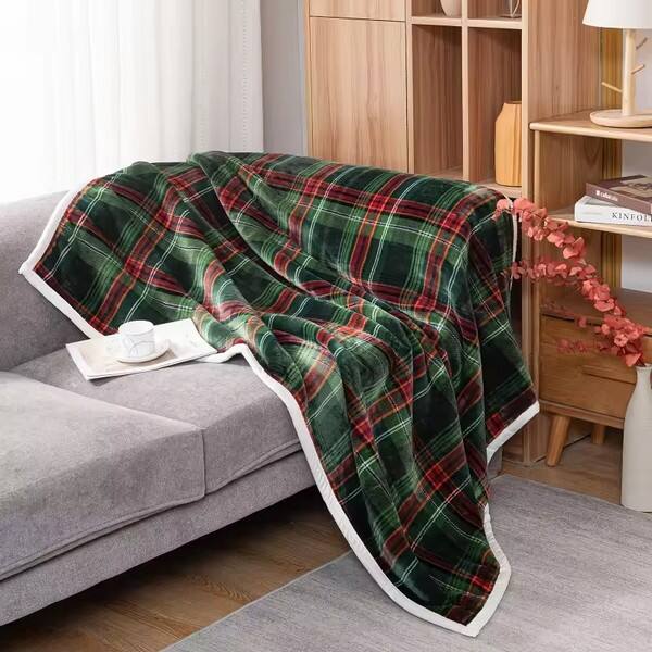 Fleece blanket throw