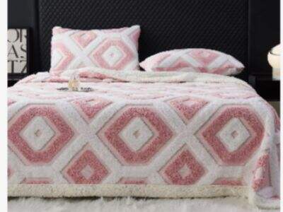 How Acrylic Blanket Density Impacts Thermal Insulation Performance?