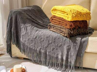 What to Consider When Customizing Colorways in Blanket Knit Production