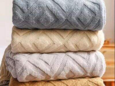 How Yarn Type Affects the Insulation of a Blanket Knit