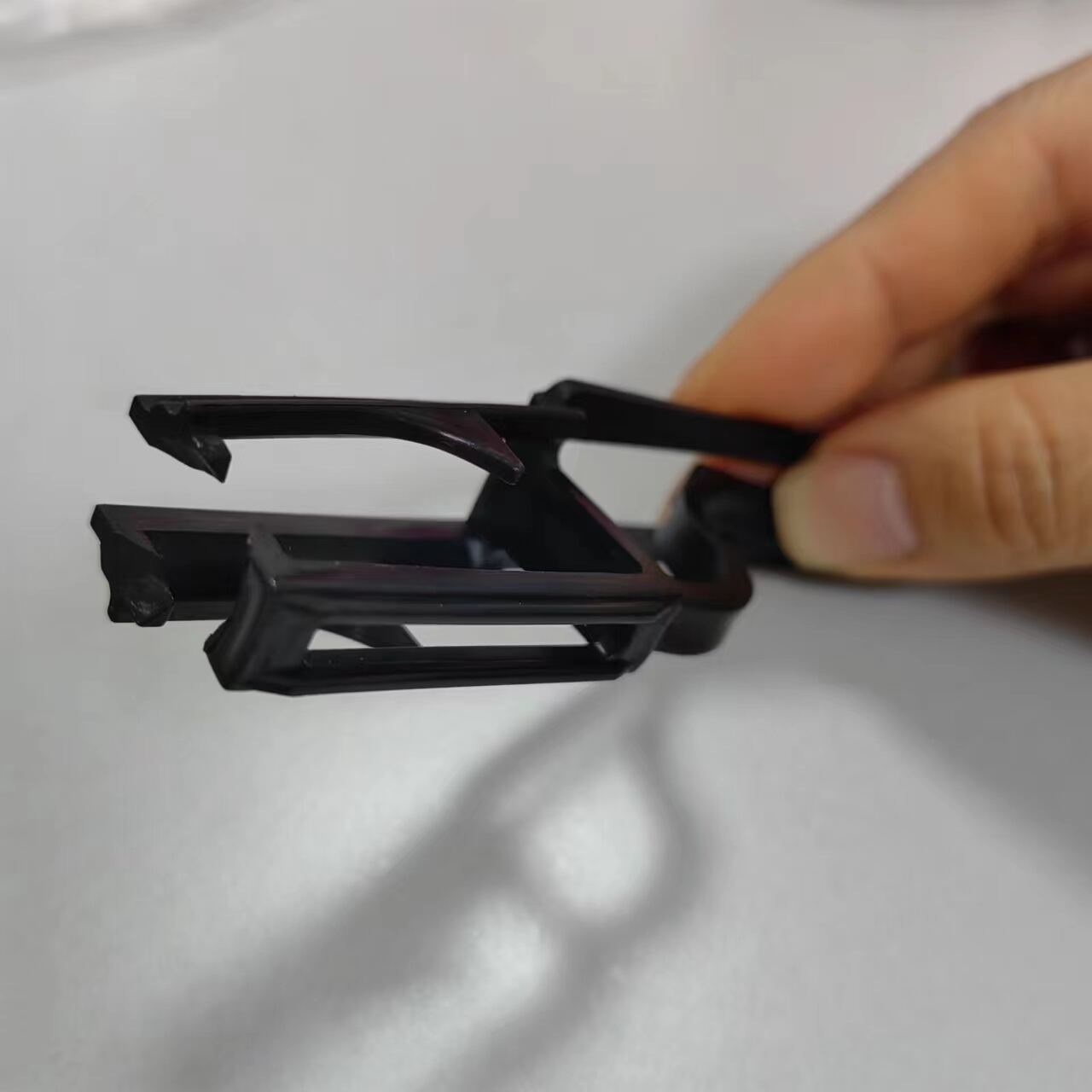 Outdoor C7 C9 Light Mounting Roof Gutter Plastic PVC Black Clips factory