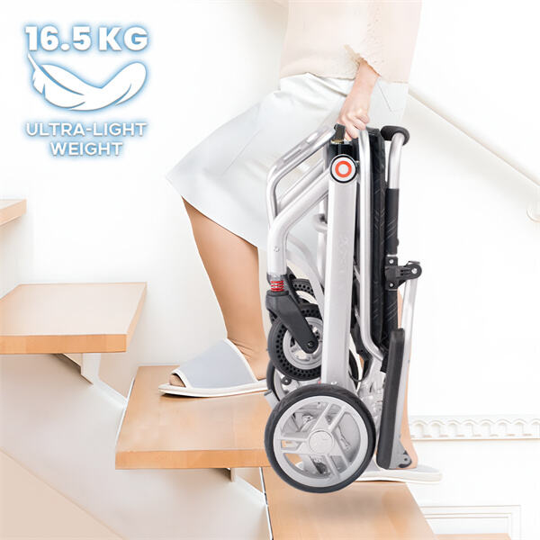 Consigue la silla de ruedas eléctrica pequeña.