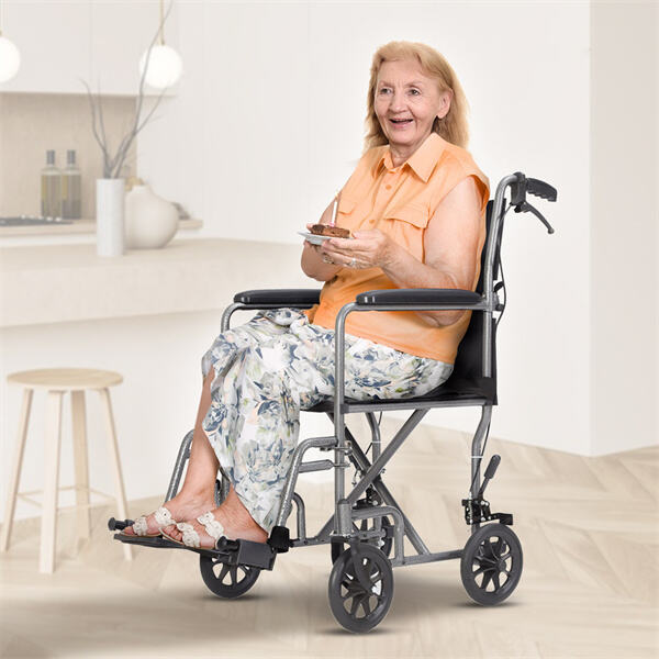 Comfortable and durable commode wheelchair for daily use