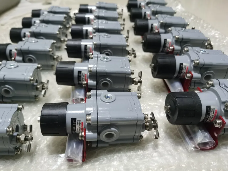 Flow Control Valve With Valve Positioner Xiangjing SVI2 AP-21113111 And 78-40 Air Filter Regulator Stock Supplier For Valves details