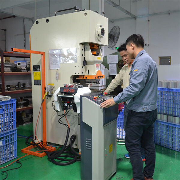 Safety Features of Servo Feeder