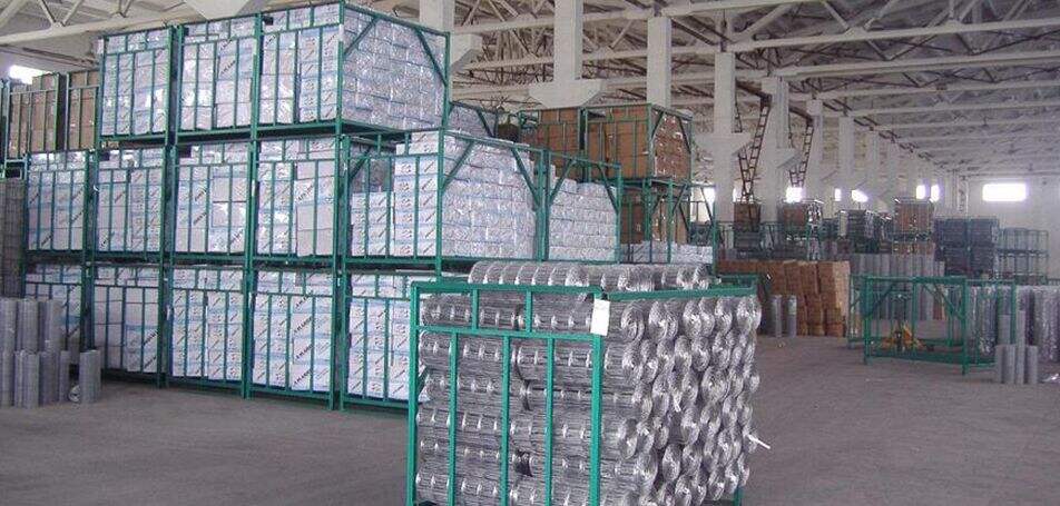 Specializing in the production of various T fence post ,wire mesh ,ect, support one-stop shopping.