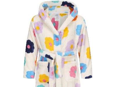 The Impact of Hood Design on Blanket Sweatshirt Functionality