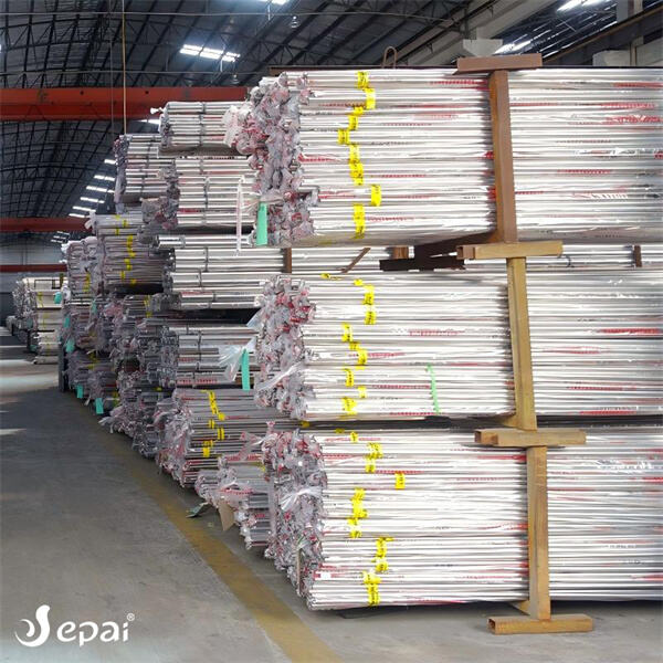 변동하는 스테인레스 파이프 가격 시장 탐색하기.