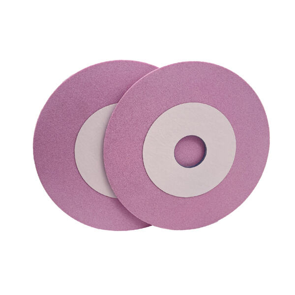 Mentsz pénzt a cserével egy lánctalp csiszolólemez segítségével.