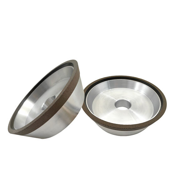 6 인치 휠로 금속, 돌 등을 효율적으로 갈아내기