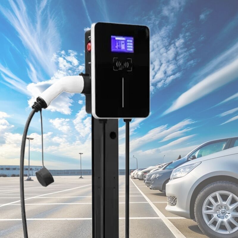 Никога не изчерпайте батерията си по пътя с автомобилен заредник