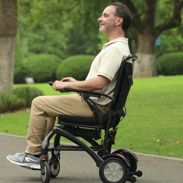 Utiliser un fauteuil roulant électrique élévateur