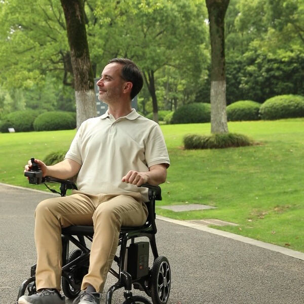 Caractéristiques de sécurité du fauteuil roulant électrique d'intérieur