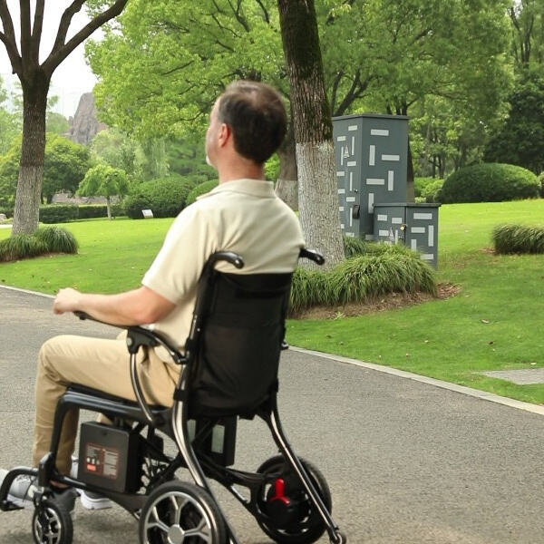 طراحی نوآورانه صندلیهای جابجایی برقی