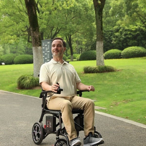 Caractéristiques de sécurité du fauteuil roulant portable léger :