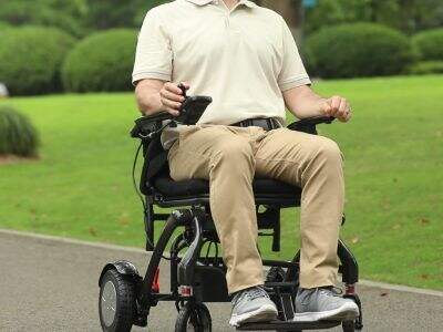 BC-MS3331 3-Wheel Model: 180° Turning Radius for Narrow Spaces