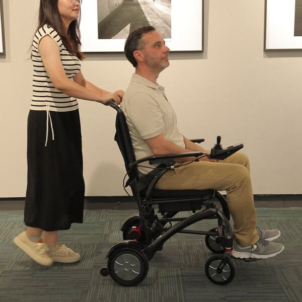 3. Caractéristiques de sécurité des fauteuils roulants électriques Fold and Go