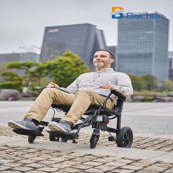 2. Преимущества и преимущества использования складной инвалидной коляски с электроприводом