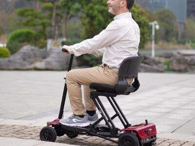 All-Weather Scooters: Water-Resistant Canopy & Anti-Slip Flooring
