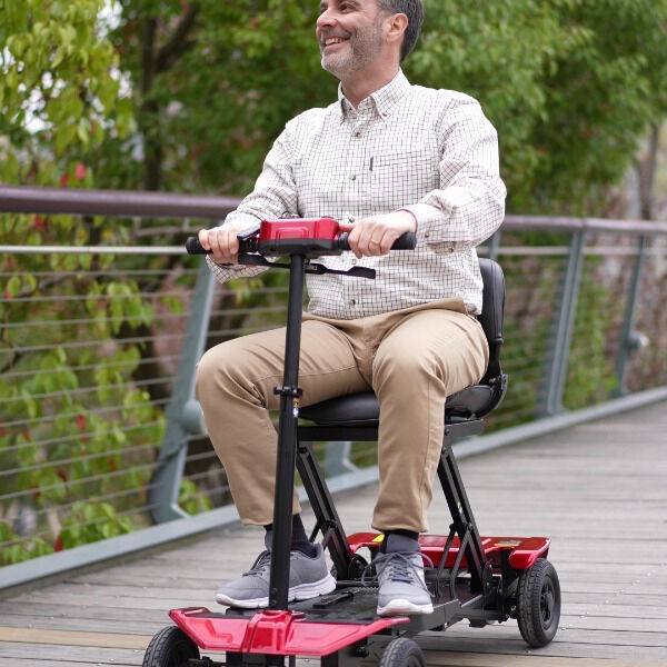 Utiliser une chaise de mobilité pour personnes âgées