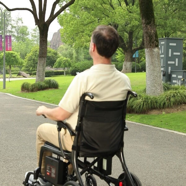 Innovation dans un scooter de mobilité super léger