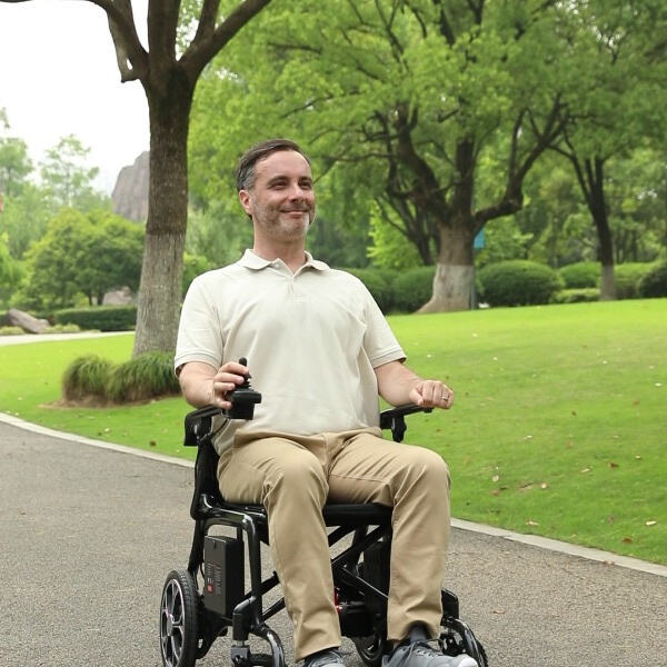 Innovation dans les fauteuils roulants électriques pliables