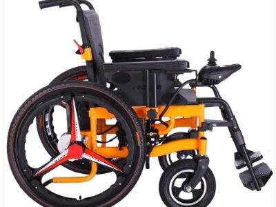 Power wheelchairs and public transport: how to get around better