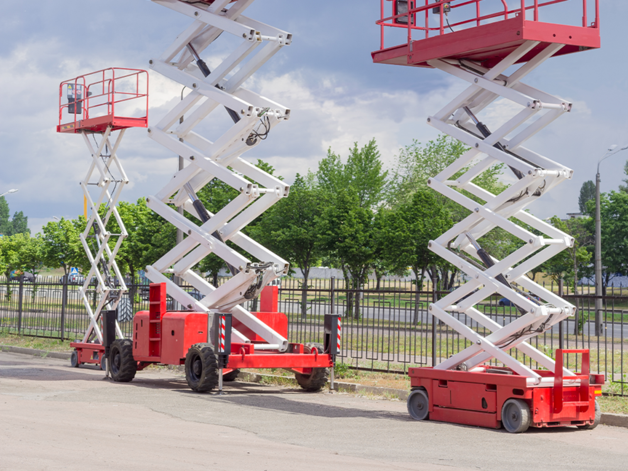 Lithium Battery Solutions for Aerial Lift Platforms