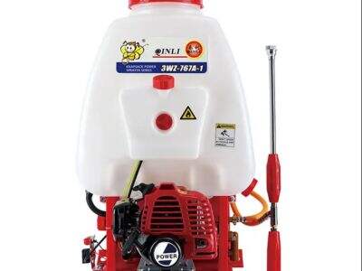 Farm sprayers with larger tank capacities reduce refill frequency during field runs