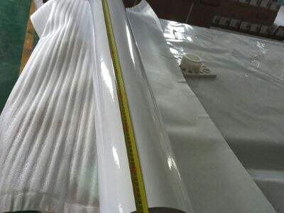 Perché un'adeguata preparazione della superficie è fondamentale prima di applicare il film per car wrapping
