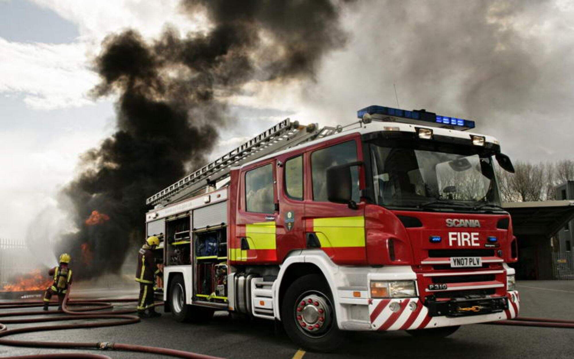 PARA AMBULANCIAS Y CAMIONES DE BOMBEROS