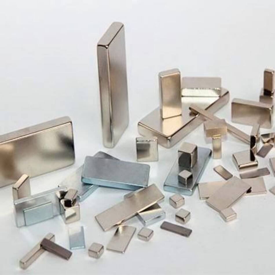 Tutkimassa yllättäviä käyttökohtia 2mm-magneeteille