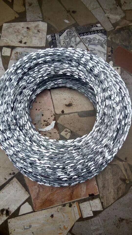 2.5mm galvanized steel wire galvanized barbed steel wire factory