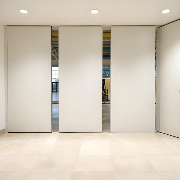 الاستفادة القصوى من المساحة باستخدام أبواب فاصلة منزلقة