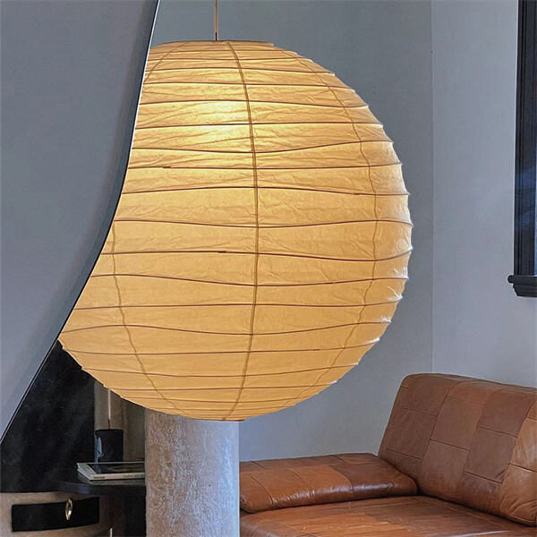Tilføj et spark af asiatisk elegans til din dekor med en rispapirlampe.