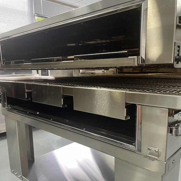 Maximize productivity with a double deck pizza oven