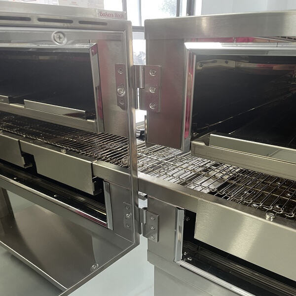 How Commercial Pizza Making Equipment Impacts Quality and Consistency
