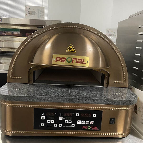 Create delicious wood-fired pizzas with ease