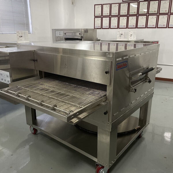 De Conveyor Pizza Machine