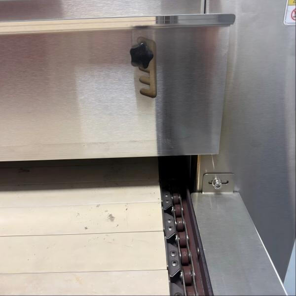 Elevate Your Business with Our Top-of-the-line Rotating Pizza Oven