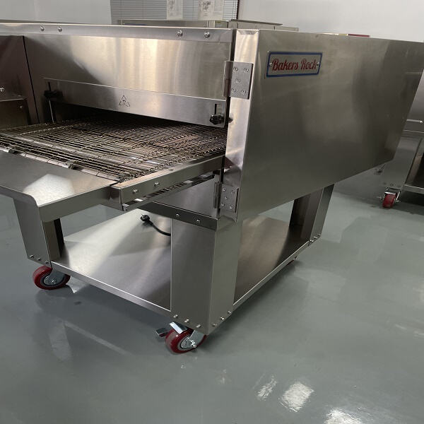 Perfect your pizza recipes with a precise temperature-controlled commercial pizza oven