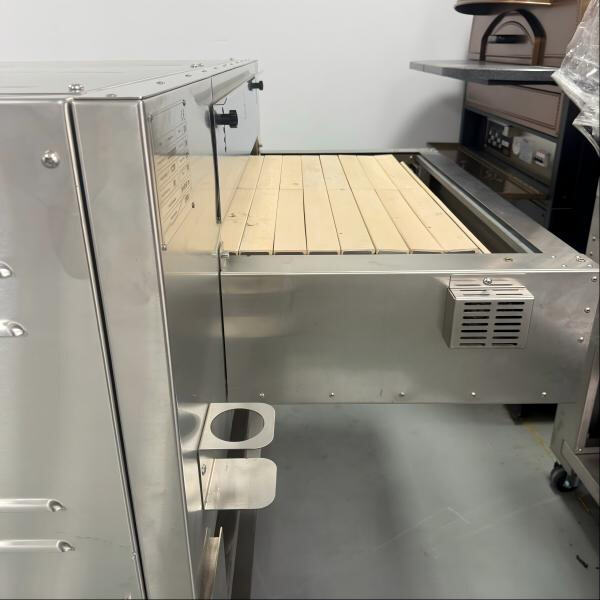 Common Issues with Traditional Pizza Ovens That Stone Conveyor Belt Ovens Solve