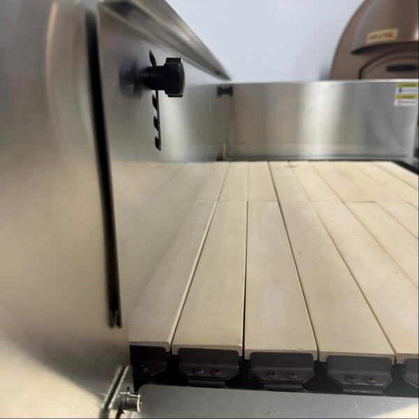 What sets apart the best oven pizza? Find out with this comprehensive guide.